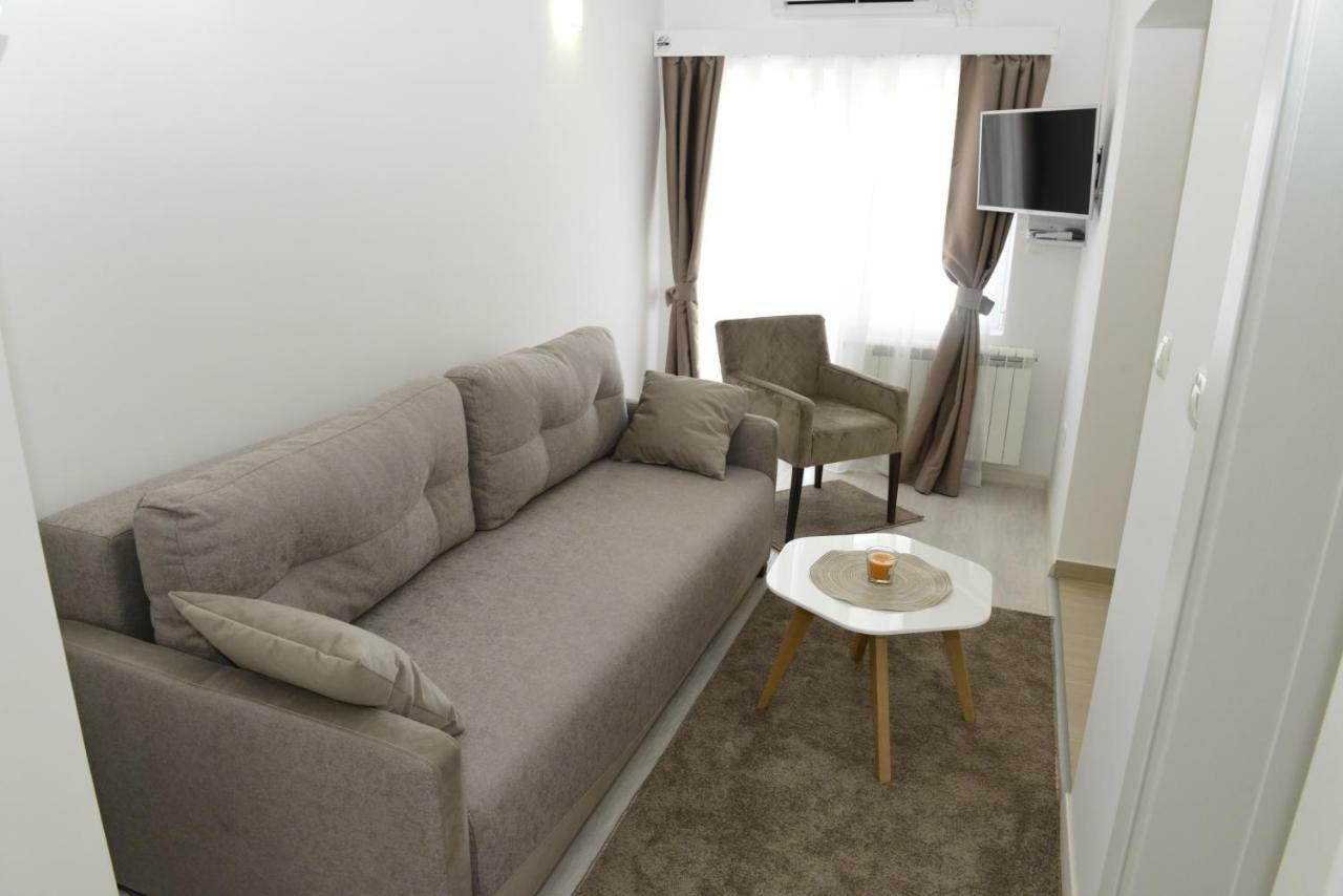 Apartmani Stefanija Tivat Exterior photo